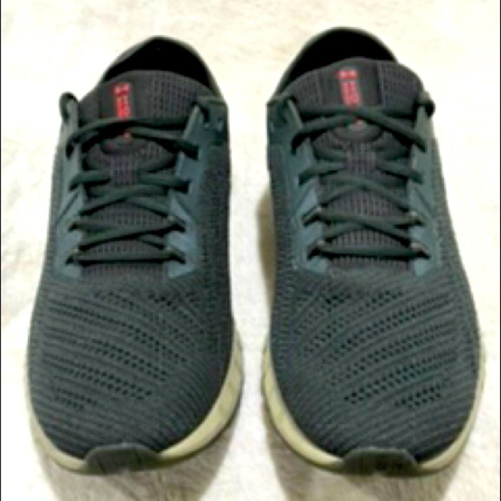 Under Armour men’s Running Shoes size 14 like new no box